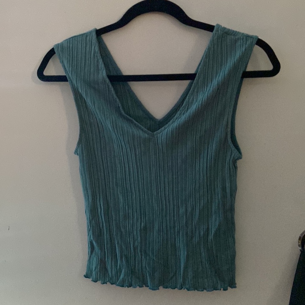 Everlane Lettuce Trim Tank